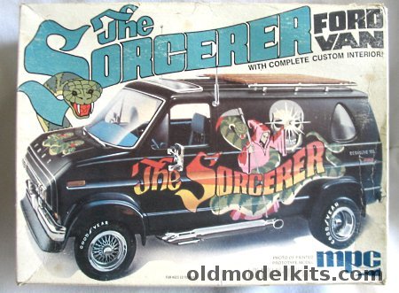 MPC 1/25 The Sorcerer Ford Van - 1978 Custom, 1-0415 plastic model kit